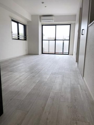 居室・リビング　開放感のあるゆったりとしたお部屋です♪