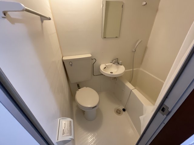 バス・シャワールーム　ユニットバスです