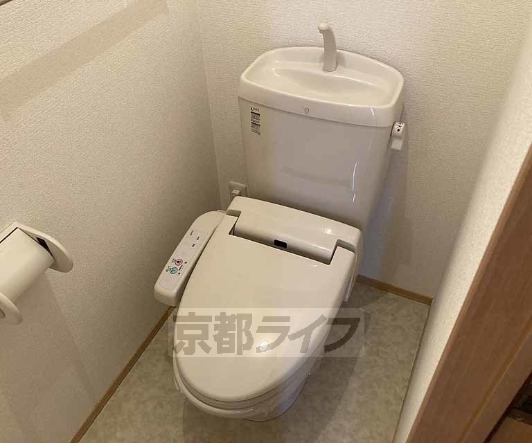 トイレ　ウォシュレット付・