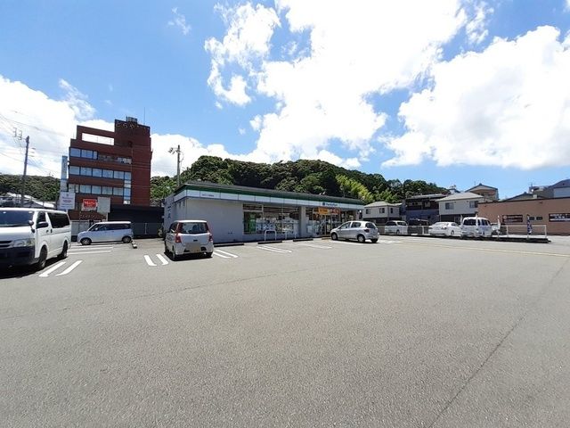 コンビニ　ファミリーマート 中村具同店（コンビニ）まで950m