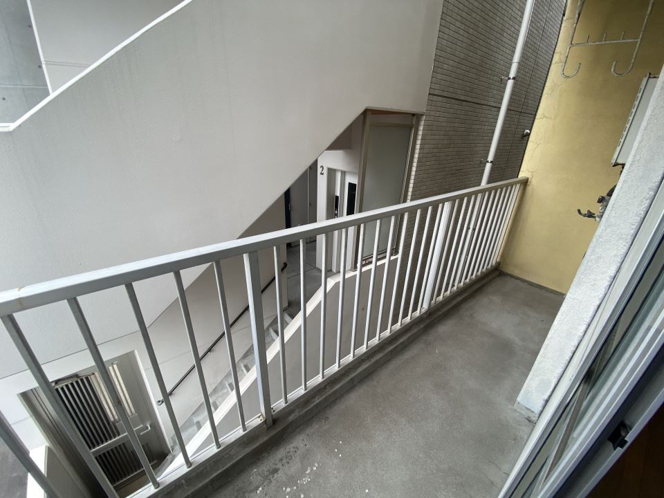 バルコニー　シューズボックスあります