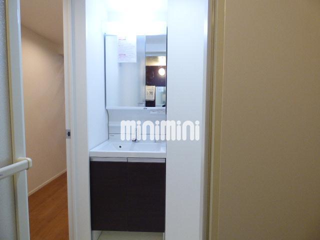 洗面設備　独立洗面台です