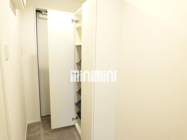 玄関　下駄箱付いています