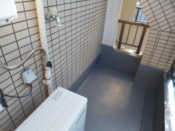 バルコニー　洗濯機置き場