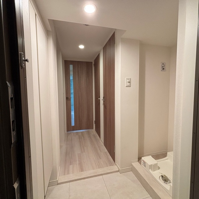 玄関　※写真は同タイプ住戸です。