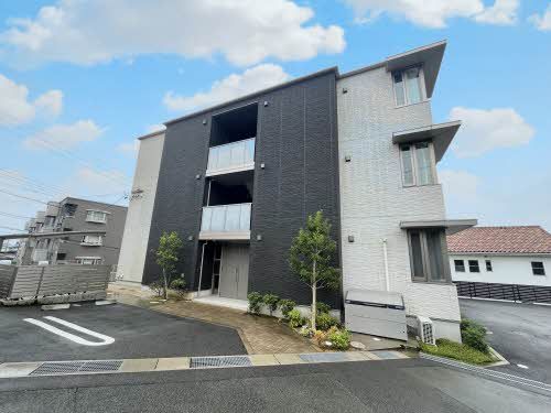 建物外観　近鉄名古屋線「津駅」まで徒歩１２分