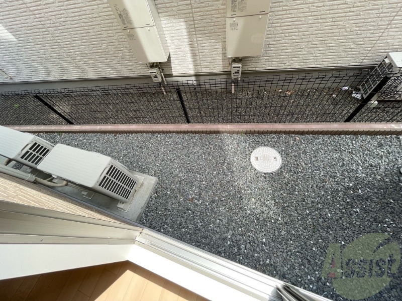 バルコニー　こちらはベランダになります。ご確認ください。