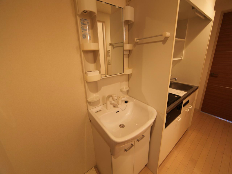 洗面設備　独立洗面台付（シャンプードレッサー付）