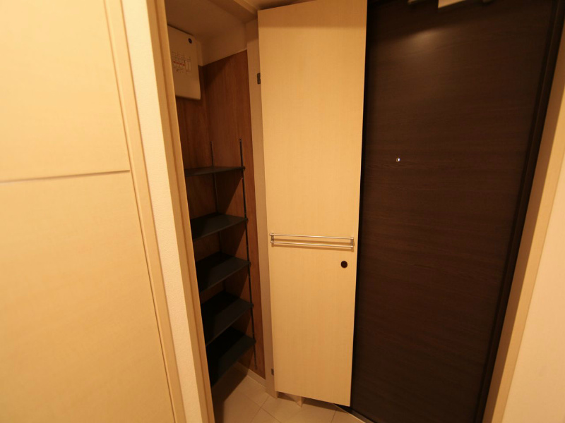 玄関　玄関　シューズボックス