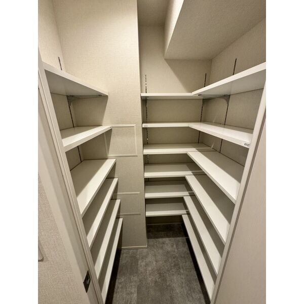 収納　※別室の参考写真です。色などは要確認