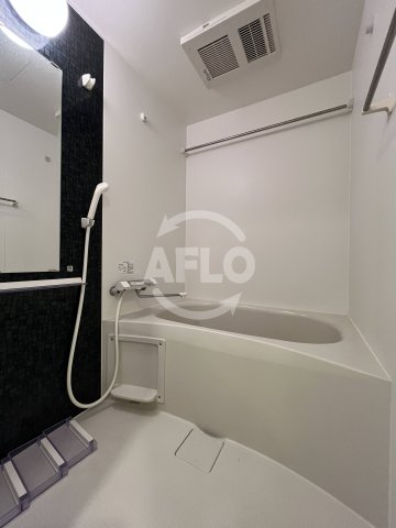 バス・シャワールーム　セレニテ新大阪プリエ　浴室