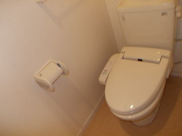 都営新宿線 西大島駅 徒歩4分 10階建 築19年のトイレ写真