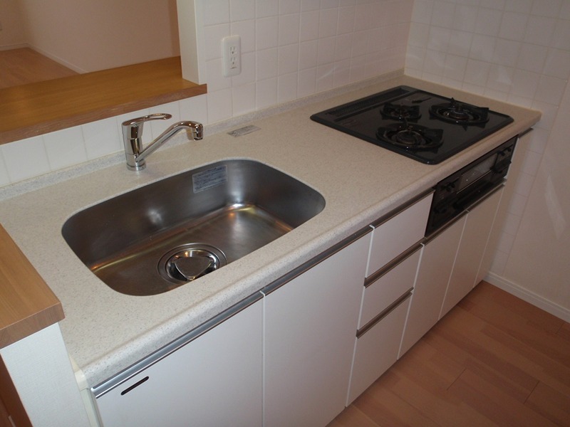 キッチン　※類似物件反転