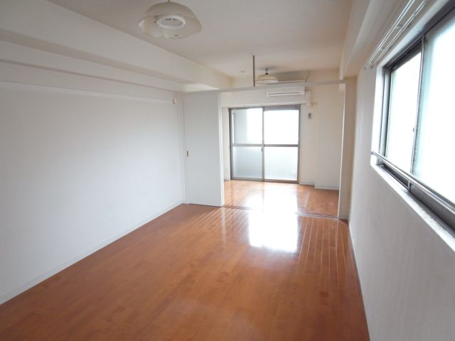 居室・リビング　リビング