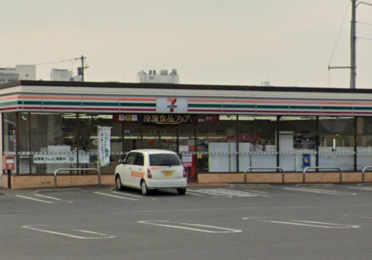 コンビニ　セブンイレブン 壬生おもちゃのまち駅東店（コンビニ）まで679m