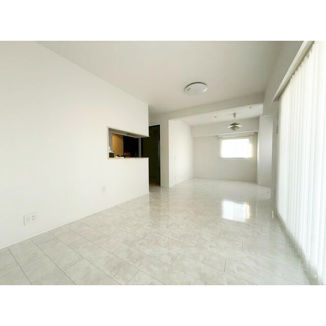 居室・リビング　使いやすい形の為、レイアウトを楽しめます♪