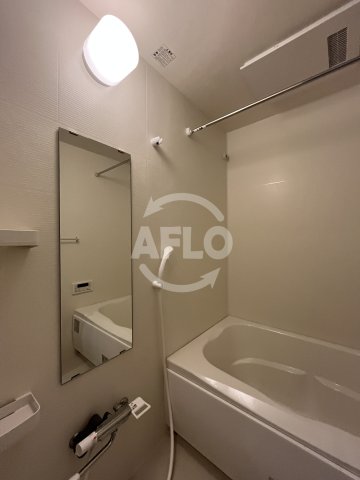 バス・シャワールーム　ライブガーデン江坂IX　浴室