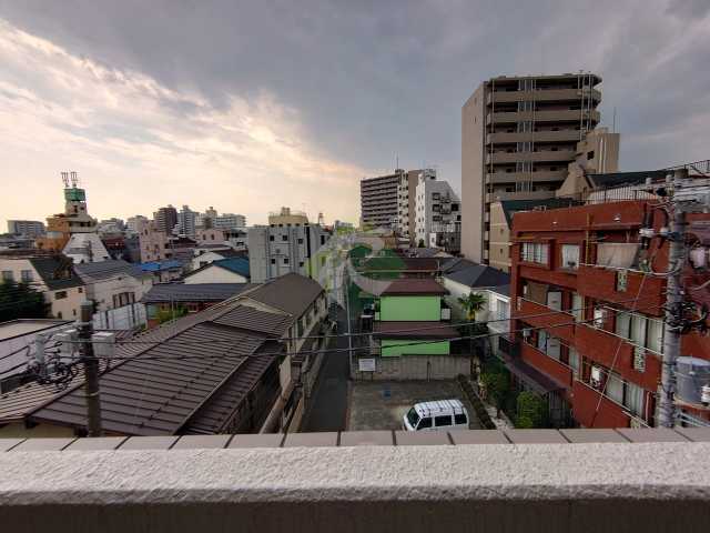 眺望　メインステージ中井駅前
