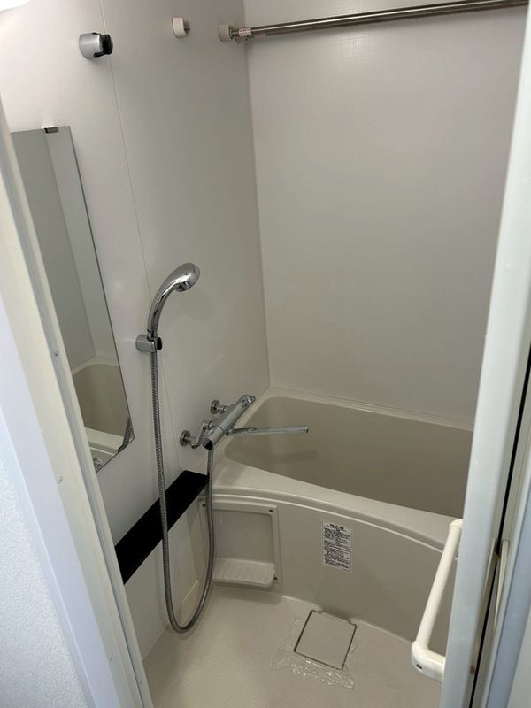バス・シャワールーム　同物件別部屋写真