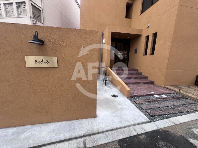 エントランス　Buds８　エントランス