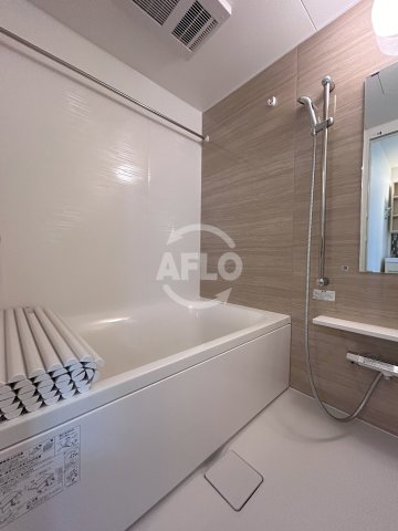 バス・シャワールーム　セレニテフラン本町　浴室