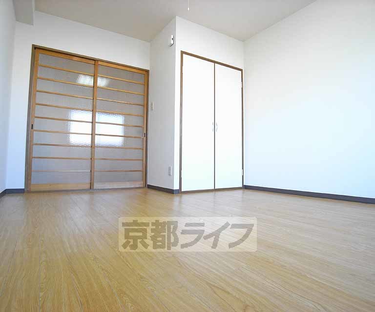 居室・リビング　広い室内です。