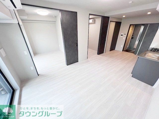 居室・リビング　エントランス