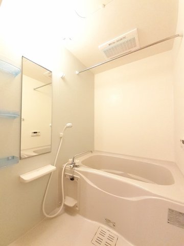 バス・シャワールーム　ゆったり過ごせるお風呂です