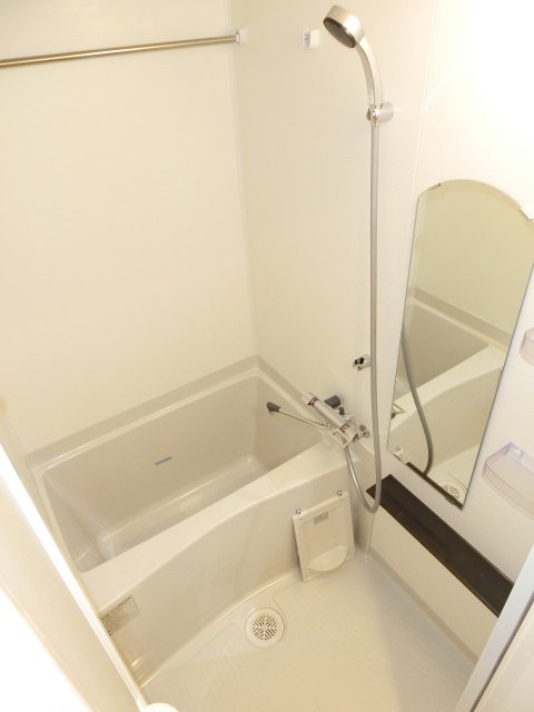 バス・シャワールーム　同物件別号室の写真です。