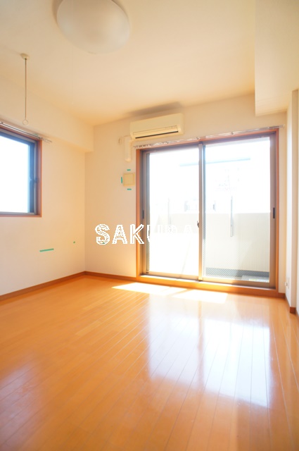 居室・リビング　使いやすい形の為、レイアウトを楽しめます♪