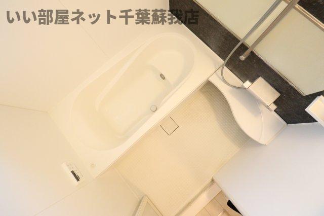 バス・シャワールーム　コンパクトで使いやすいお風呂です