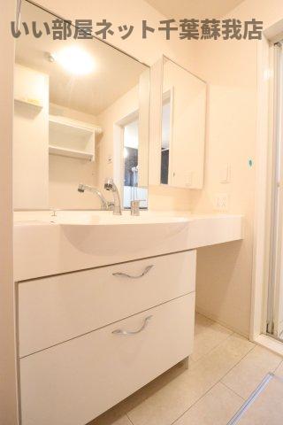 洗面設備　朝の準備に活躍する、洗髪洗面化粧台！