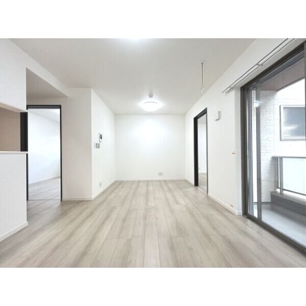 居室・リビング　角部屋住戸で過ごしやすく、おすすめです。