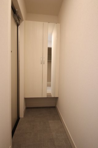 玄関　収納もある玄関です