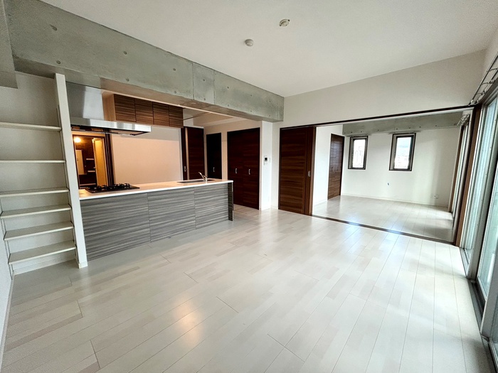 居室・リビング　※他室写真　現況優先※