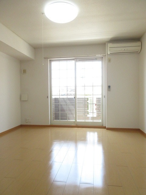 居室・リビング　明るいお部屋です。