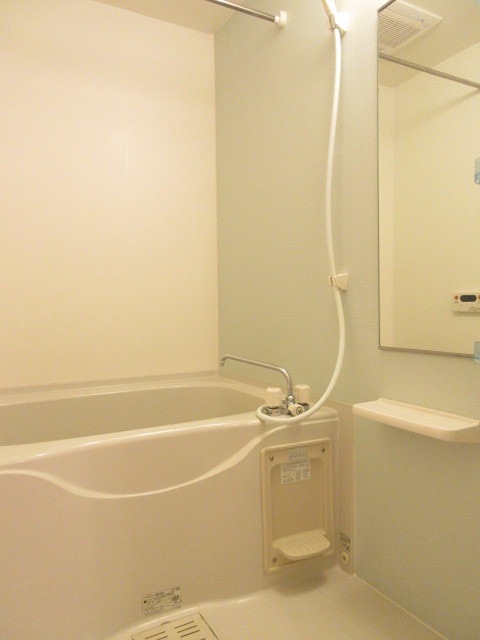 バス・シャワールーム　追い焚き機能付きのお風呂です。