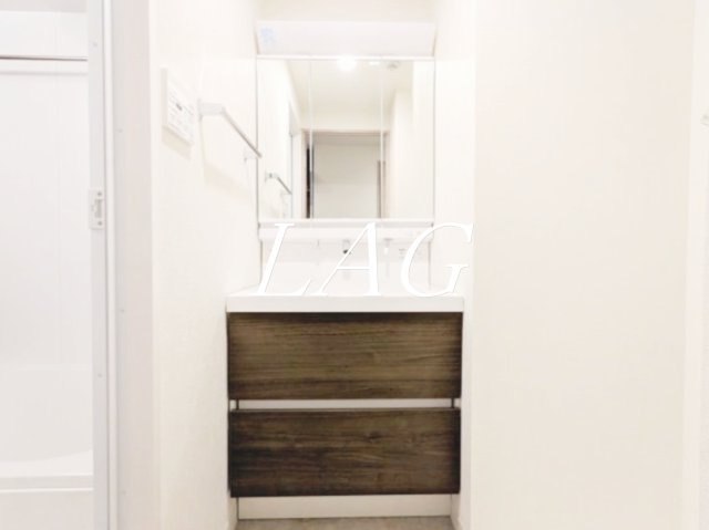 洗面設備　独立洗面台です。