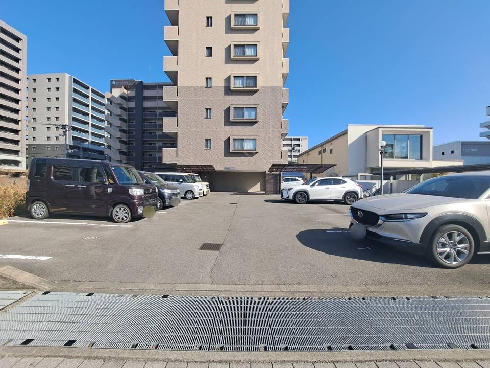 駐車場　駐車場