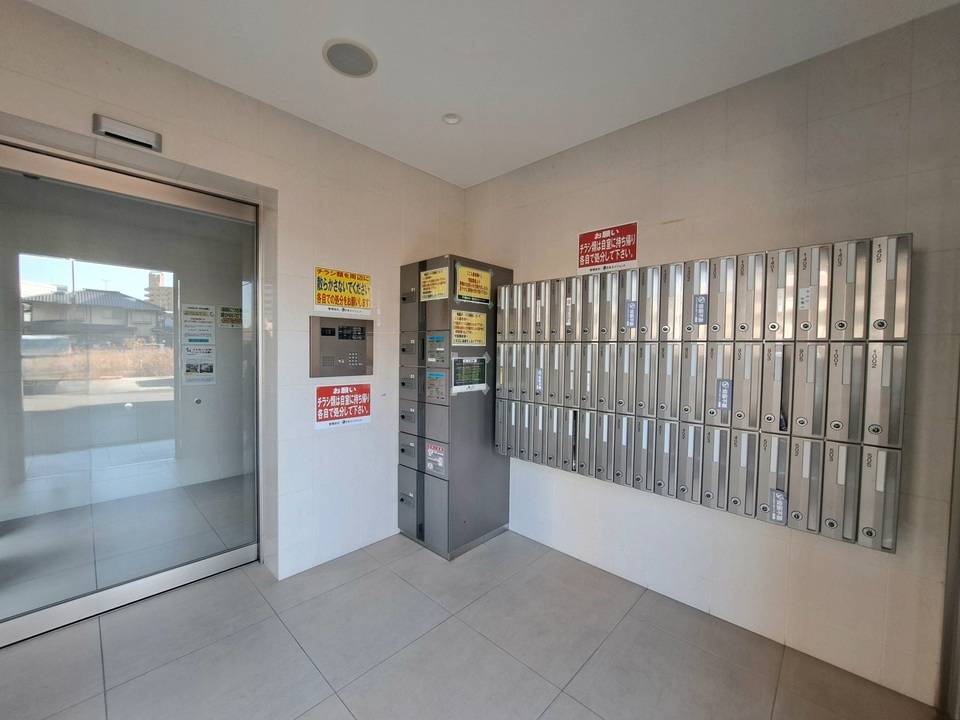 エントランス　宅配ボックス