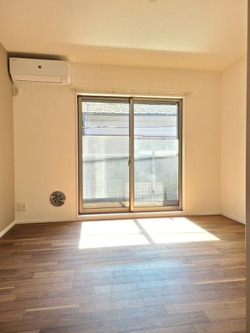 居室・リビング　開放感のあるゆったりとしたお部屋です♪