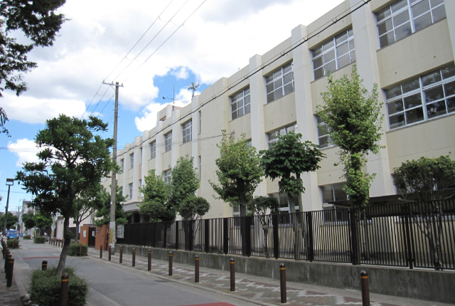 小学校　大阪市立平尾小学校（小学校）まで375m