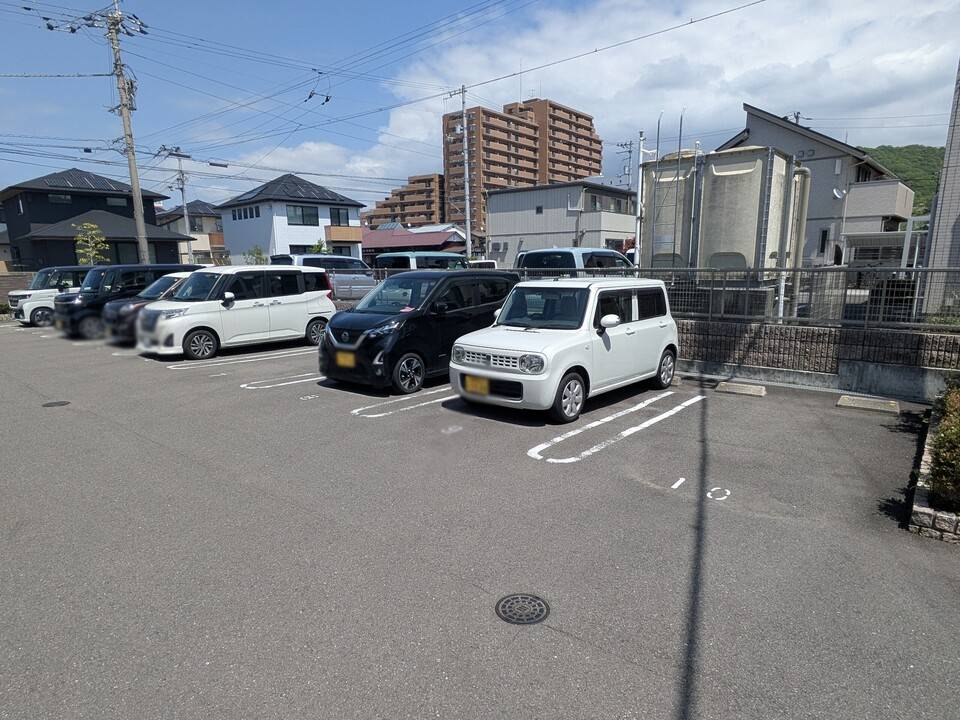 駐車場　駐車場