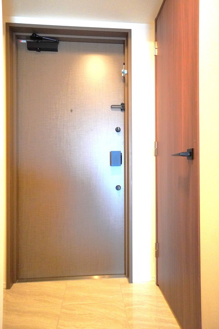玄関　※写真は同タイプ住戸です。