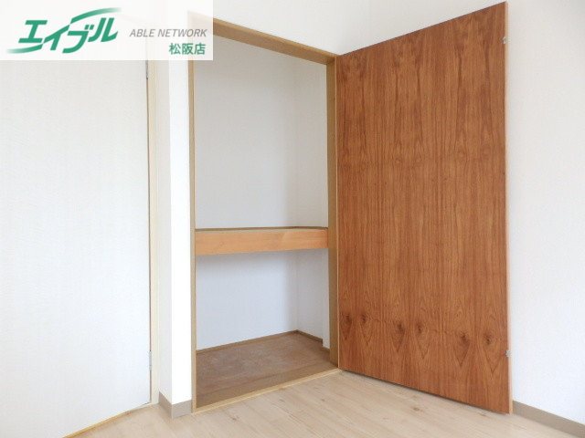 収納　同型の別部屋写真です。