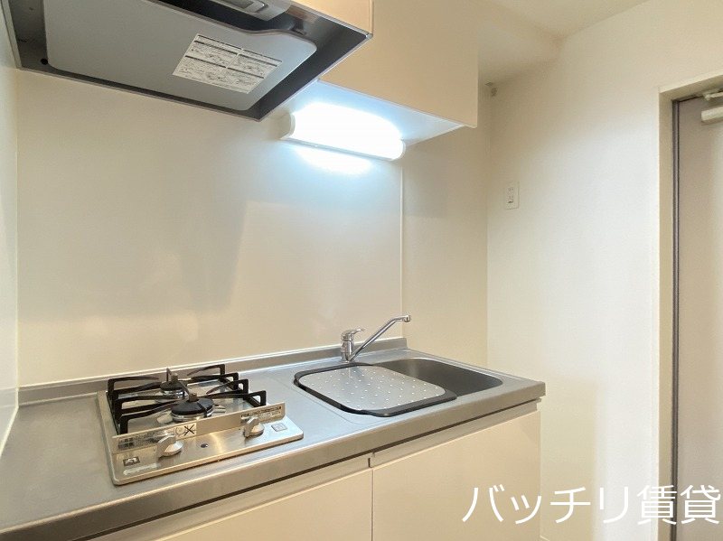 キッチン　画像は別号室タイプの為、現状を優先致します。