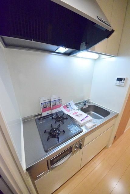 キッチン　★ウォークインクローゼット付きでお荷物も心配なし★