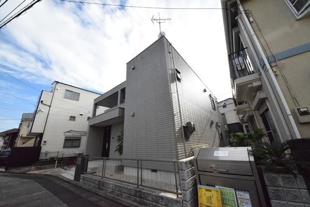 建物外観　★ウォークインクローゼット付きでお荷物も心配なし★