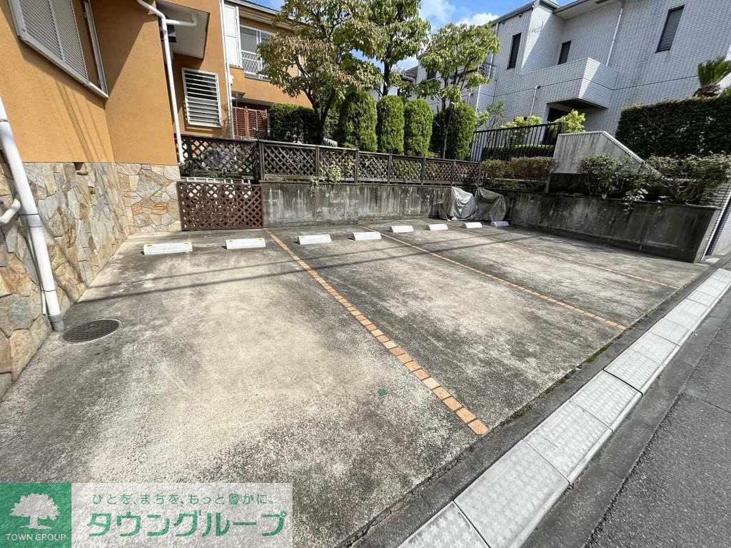 駐車場　駐車場