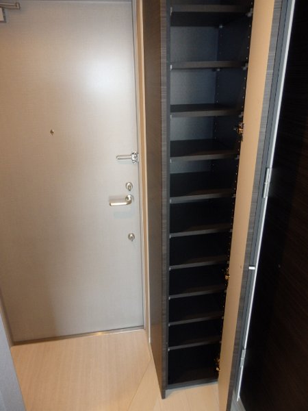 玄関　弊社は都内全域の物件をご紹介可能です！